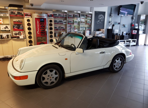 Porsche Carrera 2 964.