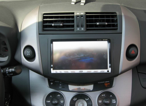Toyota Rav 4. Car Cinema JVC AVX800.