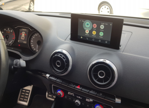 Audi A3/S3 8V. Wireless Apple Car Play - Android Auto - Back Camera.