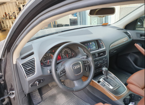 Audi Q5 8R. Apple Car Play, Android Auto.