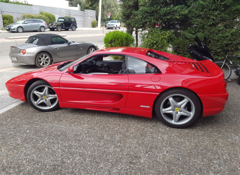 Ferrari  F 355 berlinetta. Kenwood R/cd - Bt - Focal