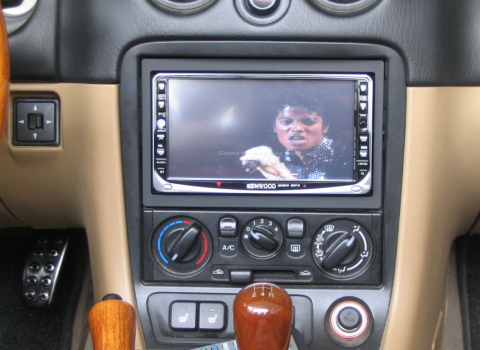 Mazda Miata MX5. Car Cinema Kenwood DDX-7025.