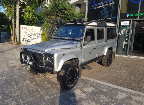 Land Rover Defender.Multimedia Alpine. 