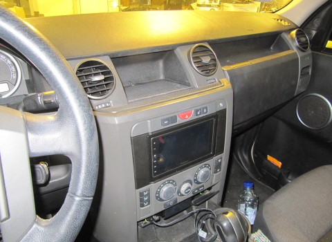 Land Rover Discovery 3. Pioneer SPH-DA120 Apple CarPlay.