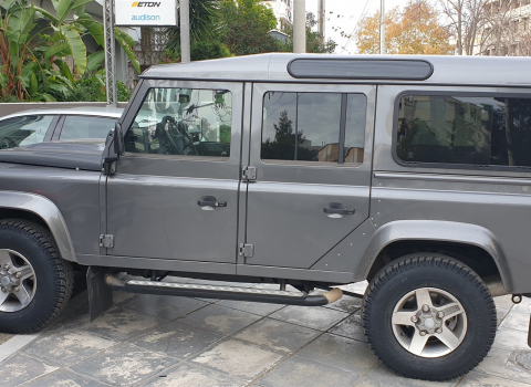 LandRover Defender. Radio/cd/Mp3  Alpine