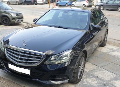Mercedes E 220 (W212 Facelift). Apple car Play, Android Auto.