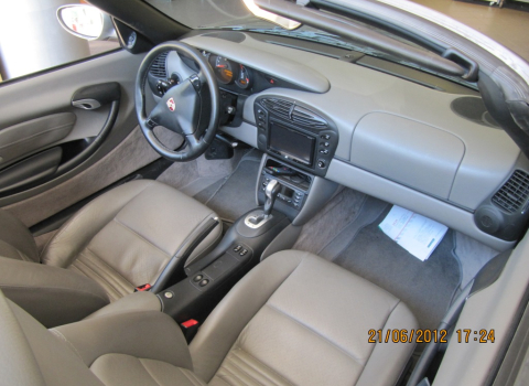 Porsche Boxster. Car Cinema Pioneer AVH-8400BT.