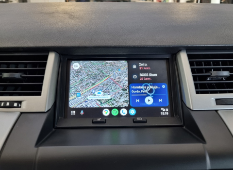 Range Rover Super Charged Sport L320. Original Apple Car Play.