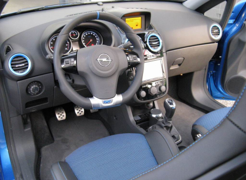 Opel Corsa OPC. Car Cinema Navigation Kenwood DNX8220BT-Camera CCD-2000. 