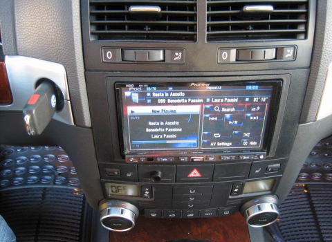 VW Tuareg. Car Cinema Navigation Pioneer Avic HD3BT- Veba - Back Camera.