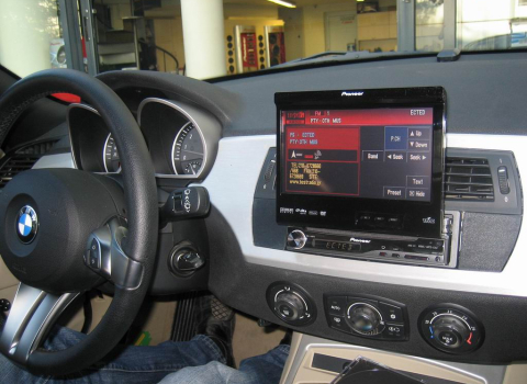 Bmw Z4. Car Cinema Navigation Pioneer Avic-X3BT.
