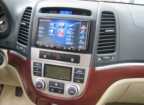 Hyundai Santa Fe Car Cinema Navigation Kenwood DNX 7200.