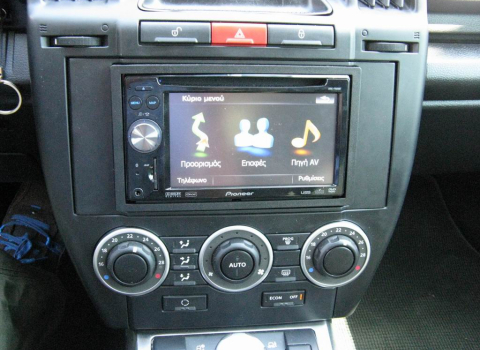 Land Rover Freelander 2. Car Cinema Pioneer Avic-F900BT.