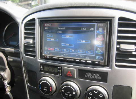 Suzuki Vitara. Car Cinema Kenwood DDX7029.