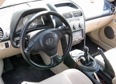 Lexus IS200. Car Cinema Pioneer AVH-P4000DVD.