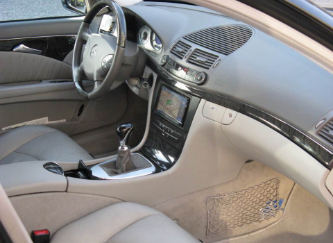 Mercedes E 200 (W211). Car Cinema Navigation Kenwood DNX8220BT.