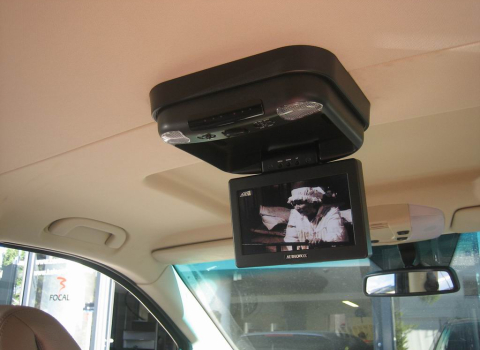 Mercedes Viano. Car Cinema Navigation Kenwood DNX-7200-Audiovox.