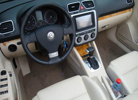 VW Eos. Car Cinema Navigation Kenwood DDX8022BT - Navibox.