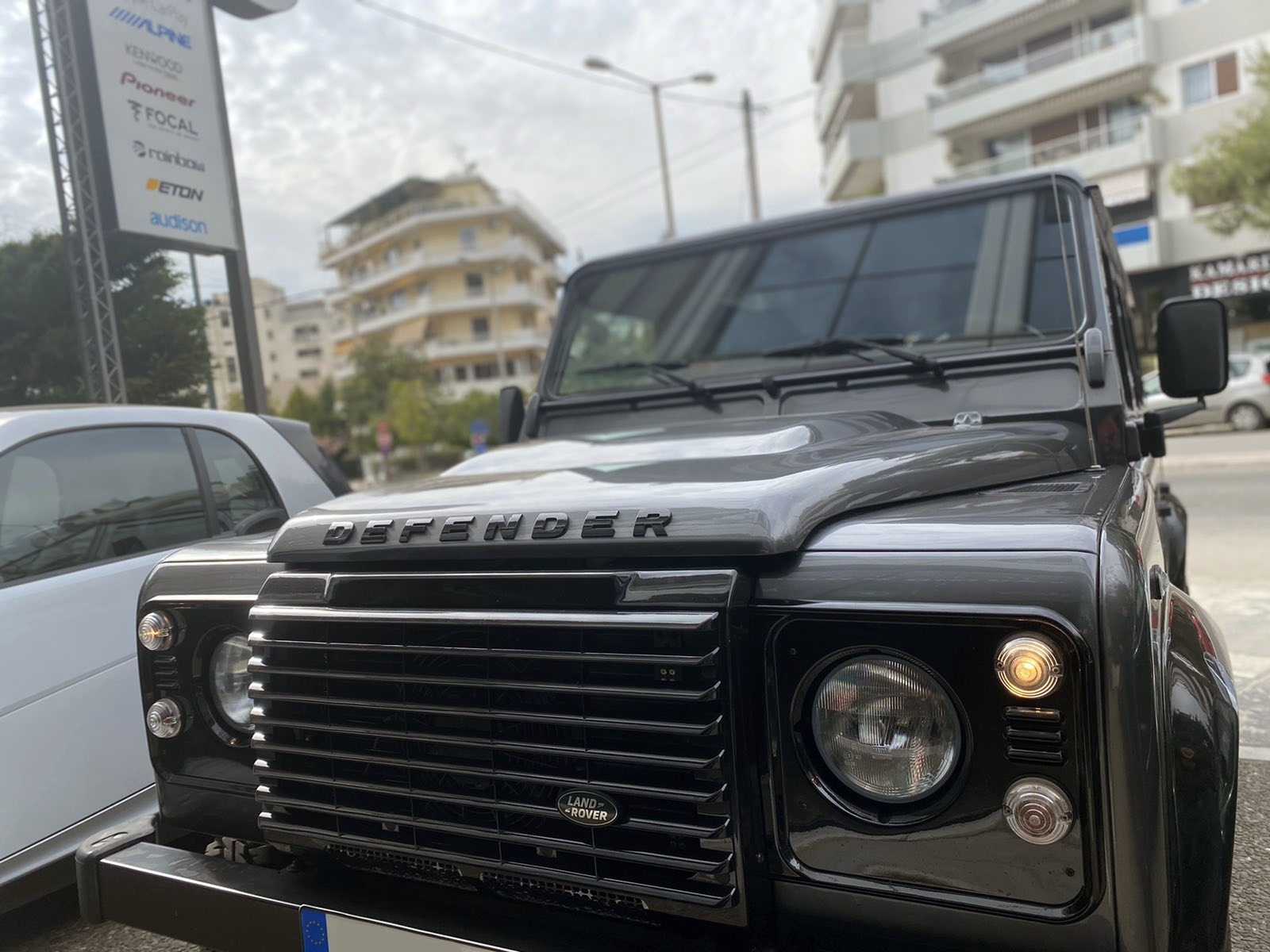 LandRover Defender. Radio/cd/Mp3  Alpine