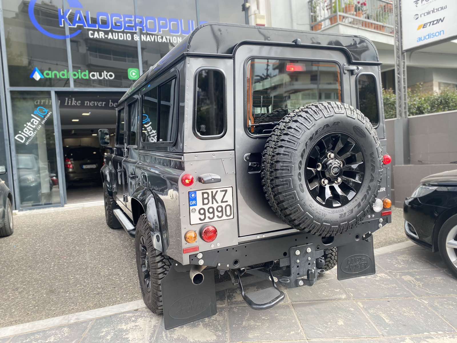 LandRover Defender. Radio/cd/Mp3  Alpine