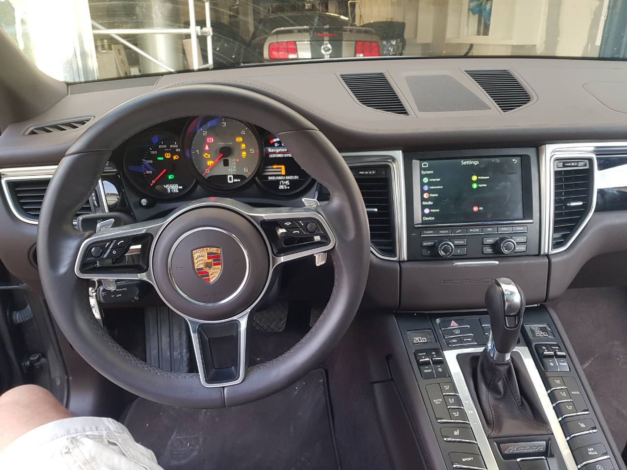 Porsche Macan Wireless Apple CarPlay/Android Auto, Unique Auto.